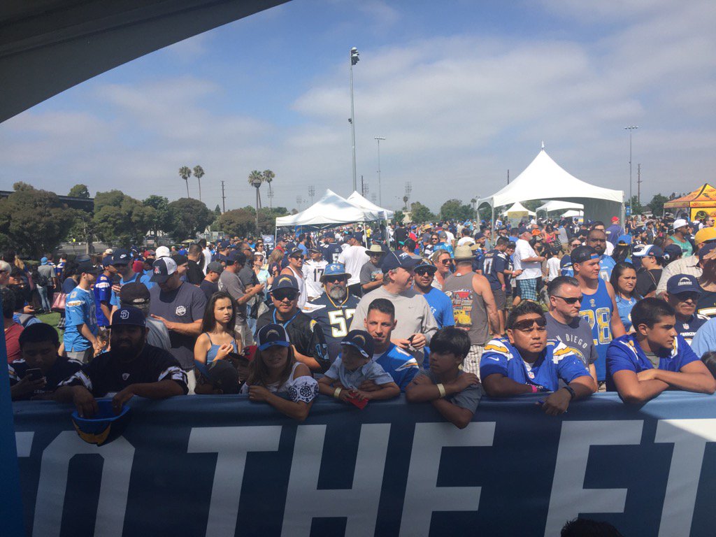 @Chargers about to kick off their first camp practice in LA market. Impressive show of fans here to mark occasion.