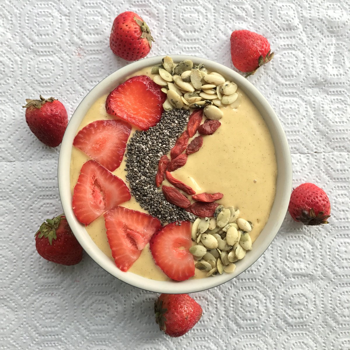 vegancook101's tweet image. Mango Smoothie Bowl -- Creamy delight! cookinghealthy.co/recipes/breakf… #vegan