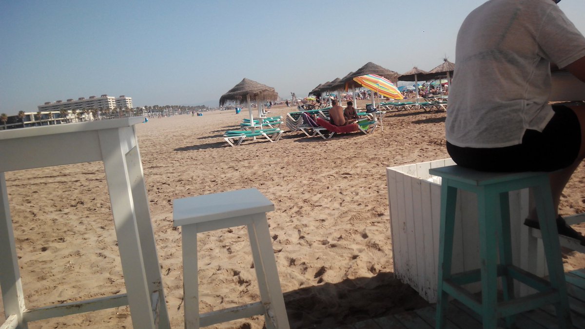 laRataPena's tweet photo. @bc_74 @isetapm @pepfigatell @pepxabiagen @Francescallodu @rakelises @Samaracanda1977 @danquilor @xiquetaimantada @Paco_Escarti @El_de_LOli @tavantdemaig @MatiMatarredona @donpiooo @salcofa @Jovitope @Xiketameua @AitorMB @_C_ull_era_es_ @madda_facka @acidocriticopv @aussaesmivida @mosquitturia @SugusGP @Redeula @monicasedo @Consum @TrenAlcoiGandia @tonidelhostal @delicanits @UvasCabrera @BibliosGandia @santandreujazzb Besos des de la patacona https://t.co/Oq3SknjORB