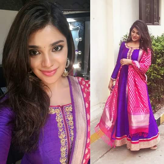 aathmika_fans's tweet photo. Cute @aathmikaa 
Messaya murruki solluvom da aathmika fanz nu 😍 https://t.co/IxCkp9lRCk