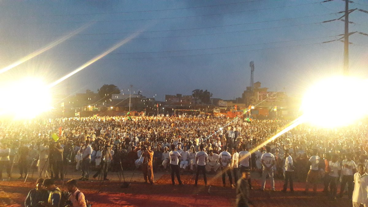 ChacharFayaz's tweet photo. PPP Karachi Power show at Korangi right now ,but NO coverage by mainstream media #KarachiSirfBhuttoKaa #JeayBhutto https://t.co/CfBt2oSeI2