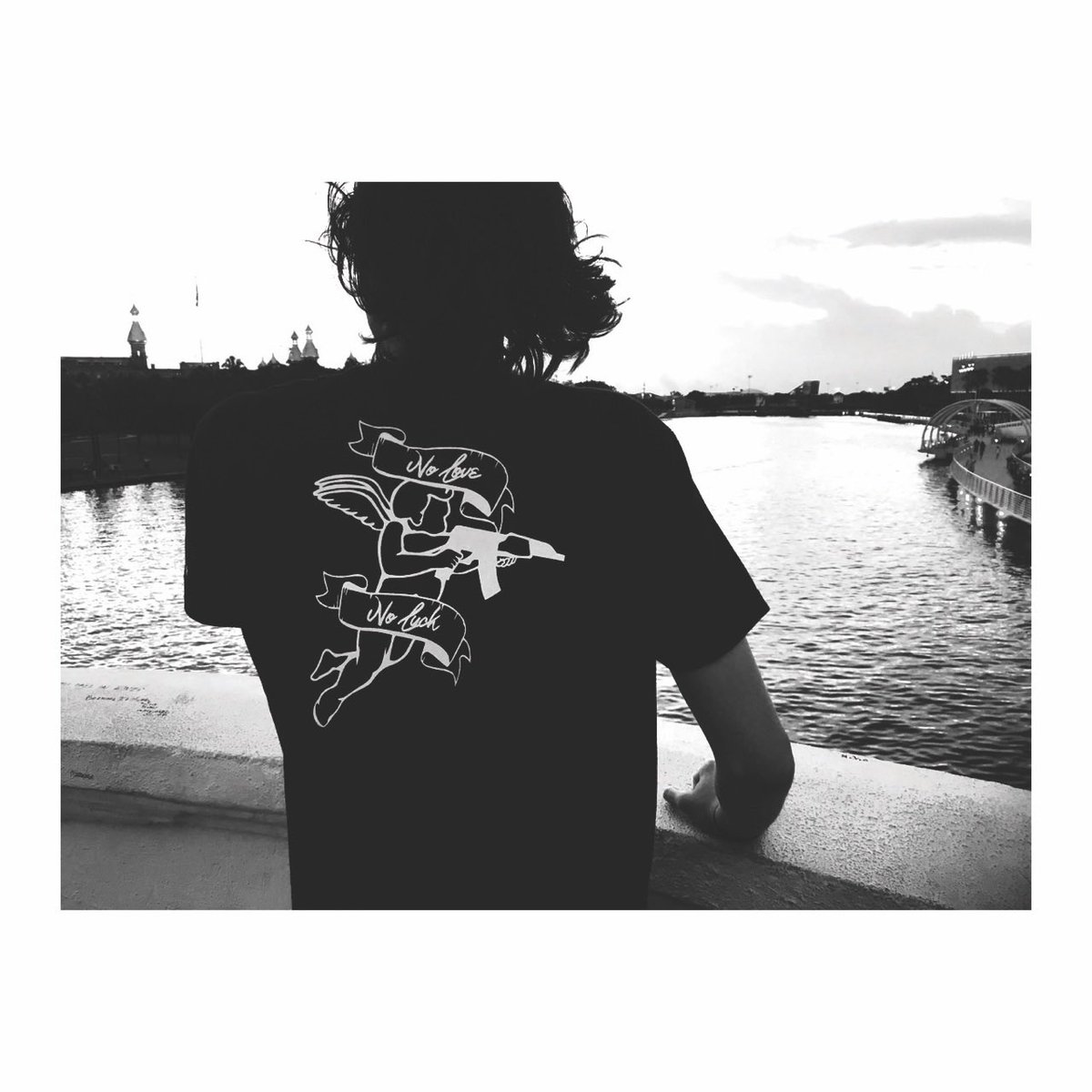 PopLuckClothing's tweet photo. 💔 https://t.co/5X1pphoyX2