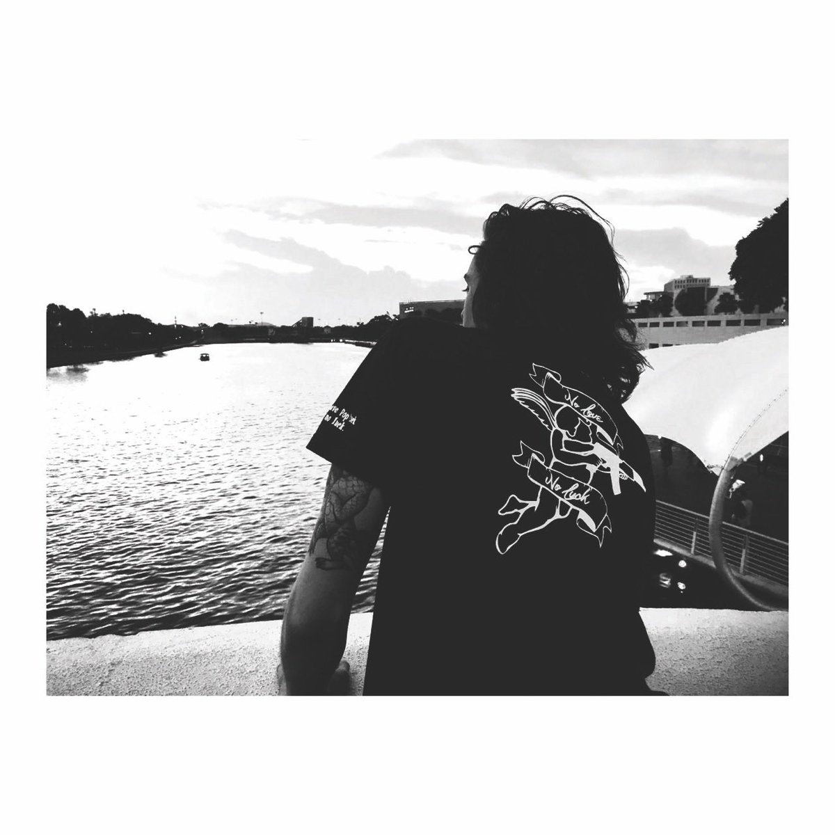 PopLuckClothing's tweet photo. 💔 https://t.co/5X1pphoyX2