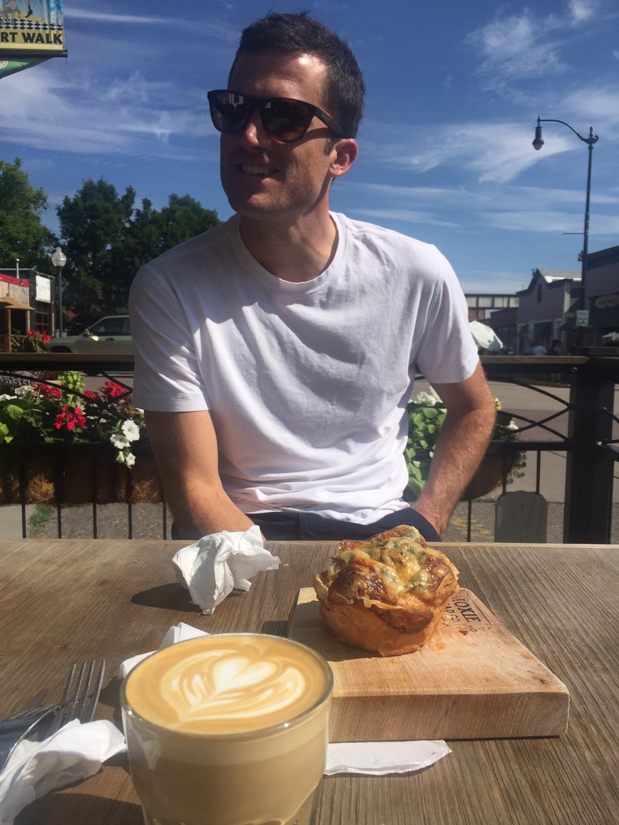 floraduffy's tweet photo. The benefit of a 6am flight....being back in Boulder by 10am. Straight to @MoxieBread. https://t.co/0TnxkO9ImR