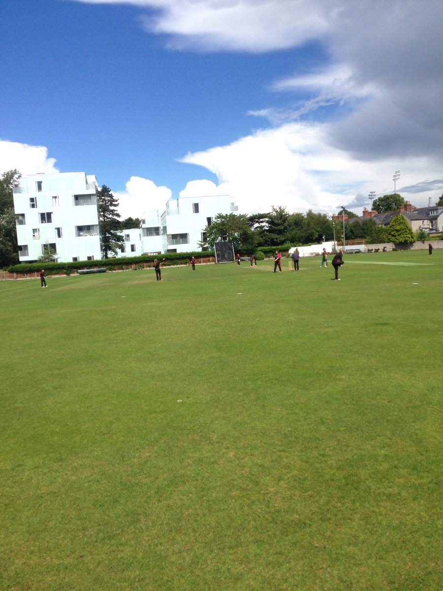 MerrionCCWomen's tweet photo. After a rain delay we've stared here Sadhbh and Leah in the middle, Kim and Lou with the ball for @pembrokecricket #cricketleinster #17078 https://t.co/x94Dgw9QBH