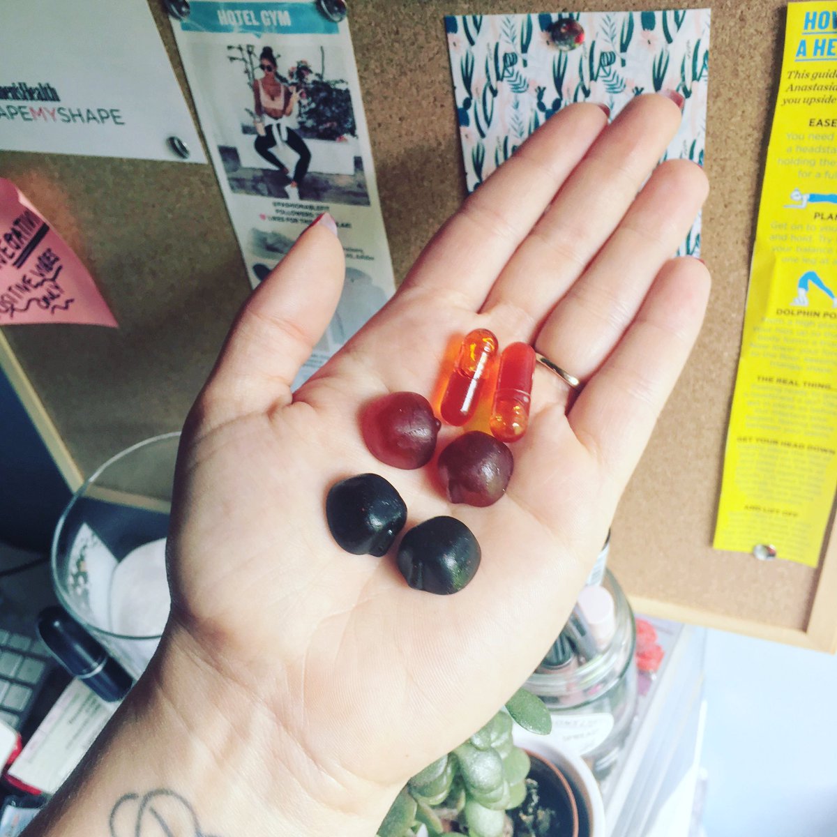 aimee172's tweet photo. Love that our capsules come in chewy form!😋 help me make sure I've got more energy ♻️ order yours and get your child's free!! #LYB #kids https://t.co/0rBZQV4Q2V
