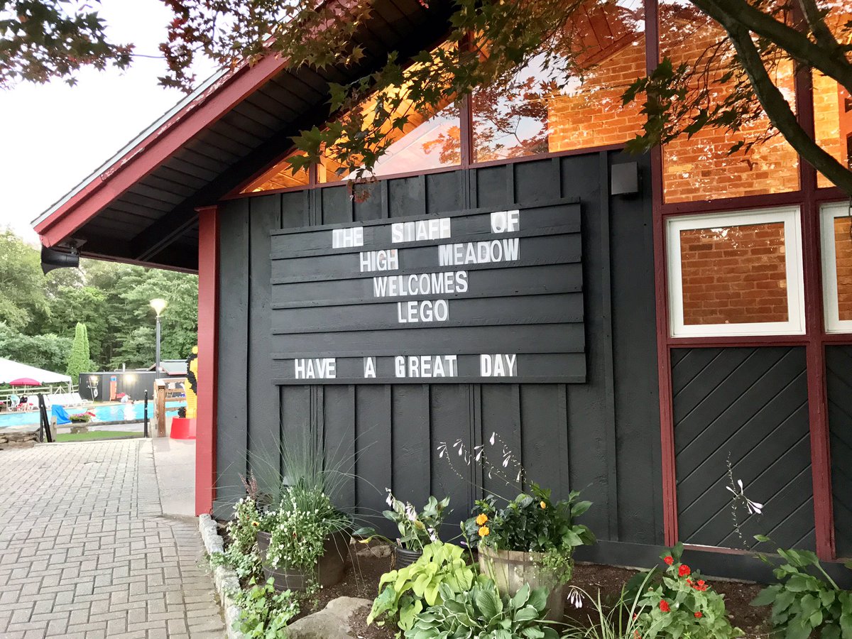 MrKevinHinkle's tweet photo. Another fantastic year at the company #BrickNic hosted by @HighMeadowsCamp for #LEGO employees & their families! #AFOL #InsideLEGO https://t.co/akWbFXH6nE