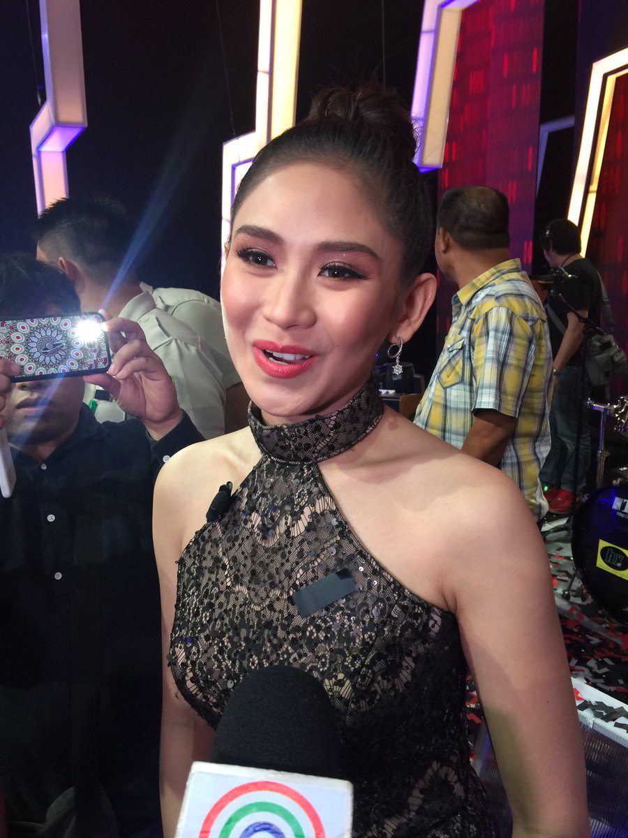 mjfelipe's tweet photo. Sarah wants to work next with Daniel Padilla. "Ang galing niyang umarte. Kahit magkapatid kami. Nanonood ako ng LaLuna Sangre, ang ganda!" https://t.co/KgODQBA30Z