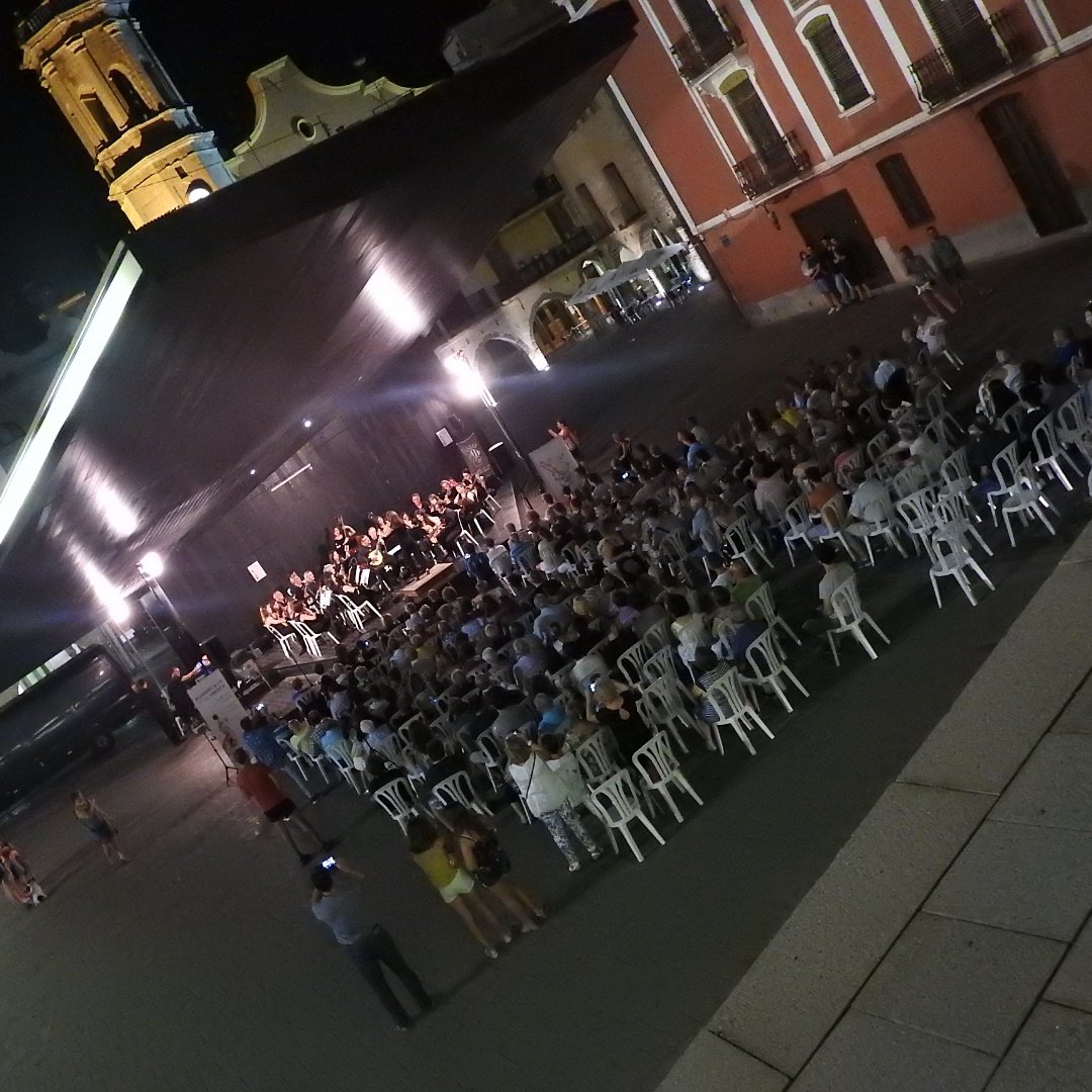 OPPFTarrega's tweet photo. Plectre a la fresca 2017 Vila-real #plectrealafresca https://t.co/7OvRxKbbfX