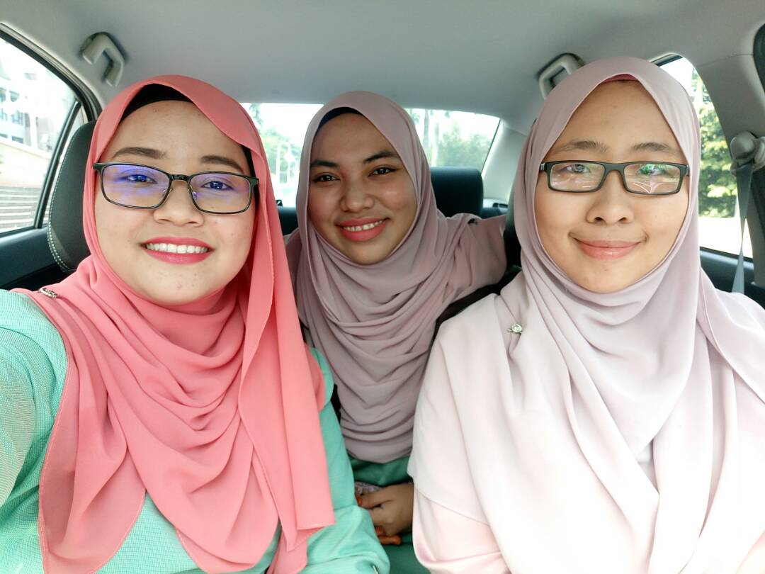 hidayatulkhoir's tweet photo. Syukur sangat dapat gather ramaiΒ² stuffians @ #stuffwedding
Datang mcm bawak rombongan cik kiah π
Grats En. @Balqini & Hikmah. ππ https://t.co/h1DRqQW1sI
