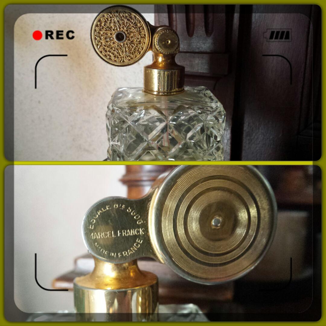 CMonereau's tweet photo. Acheter 50c #VideGrenier #sologne #parfum L Escale 30' ds #flacon cristal #MarcelFranck #bonheur senteur Étrange ( jardin de bagatelle 😕) https://t.co/G9NedOOffE