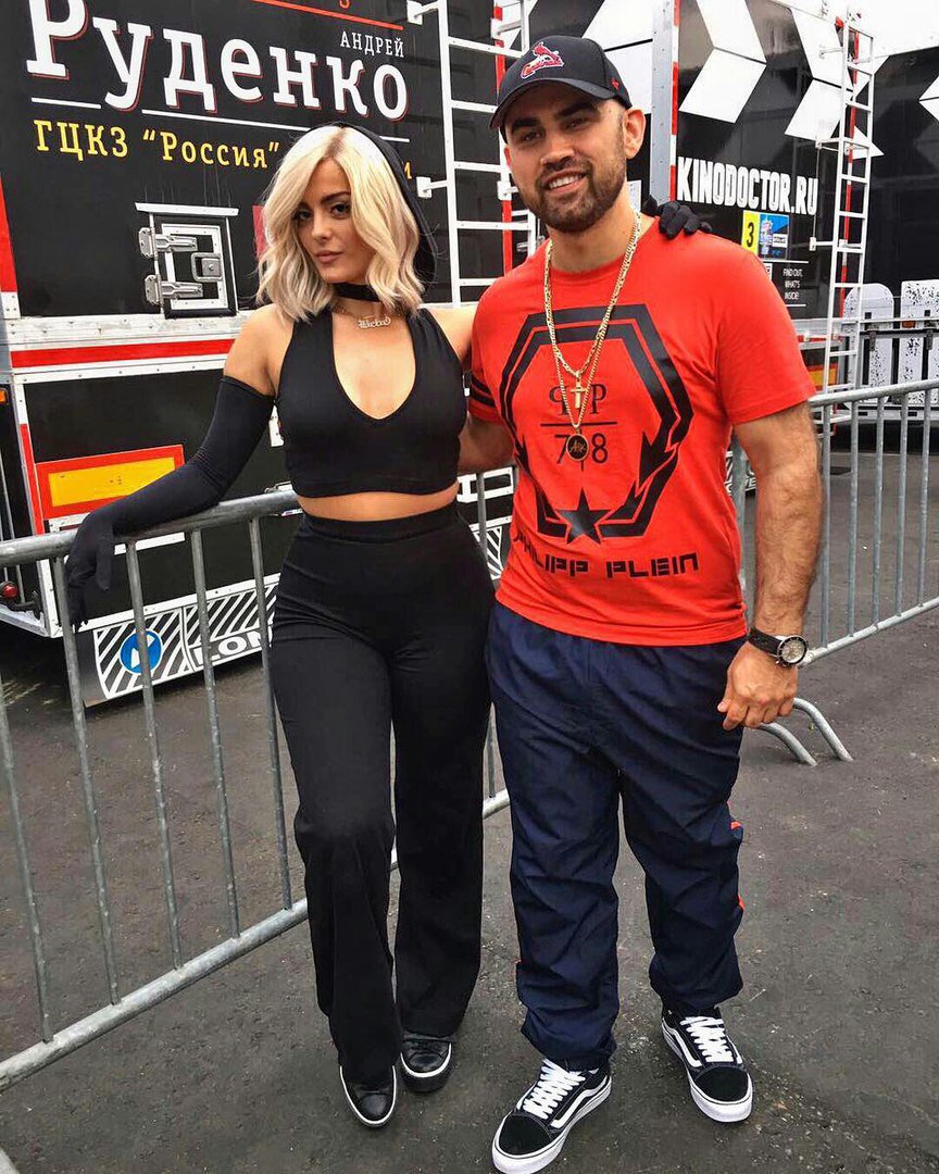 Bebe Rexha Stan Beberexha With Fans In Moscow Russia