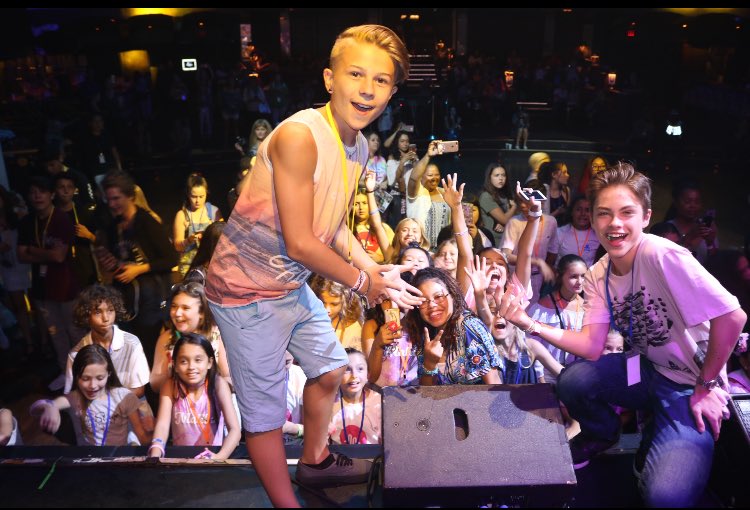 DylanHartman's tweet photo. You guys are so amazing 😻 I can’t wait to meet every one of you!!!😫 https://t.co/pQ2W702ReQ