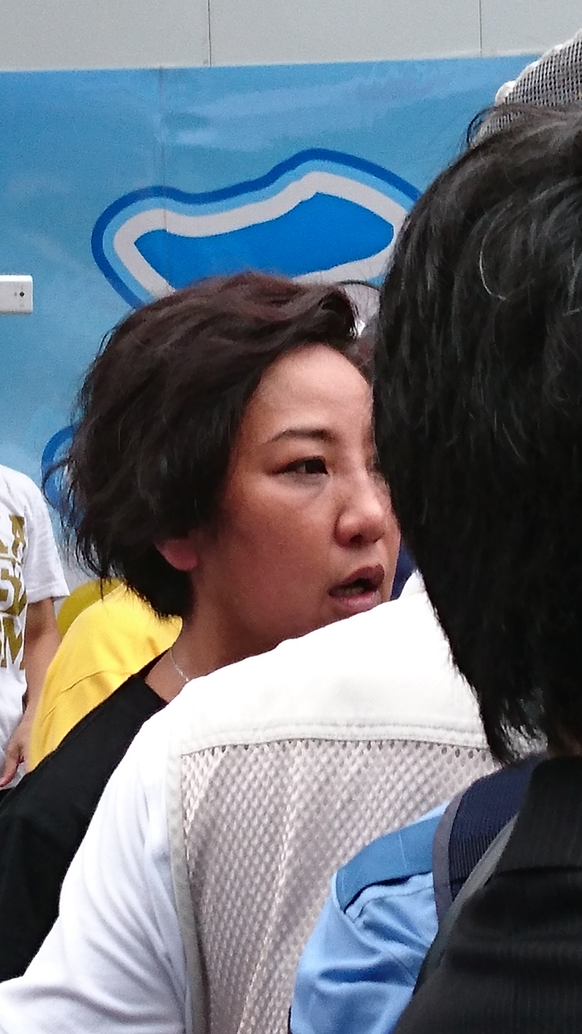 日本第一党 岡村みきお 八王子 Pa Twitter 李信恵さんをお見かけしました 本日 大阪の梅田ヨドバシカメラ前で行われた 第一回日本第一党京都大阪合同演説会 に行きました 会場付近で警察官と会話中の有名人 李信恵さん をパチリ 掲載に問題がありま 日本第一党 岡村みきお 八王子 Pa Twitter 李信恵さんをお見かけしました 本日 大阪の梅田ヨドバシカメラ前で行われた 第一回日本第一党京都大阪合同演説会 に行きました 会場付近で警察官と会話中の有名人 李信恵さん をパチリ 掲載に問題がありま