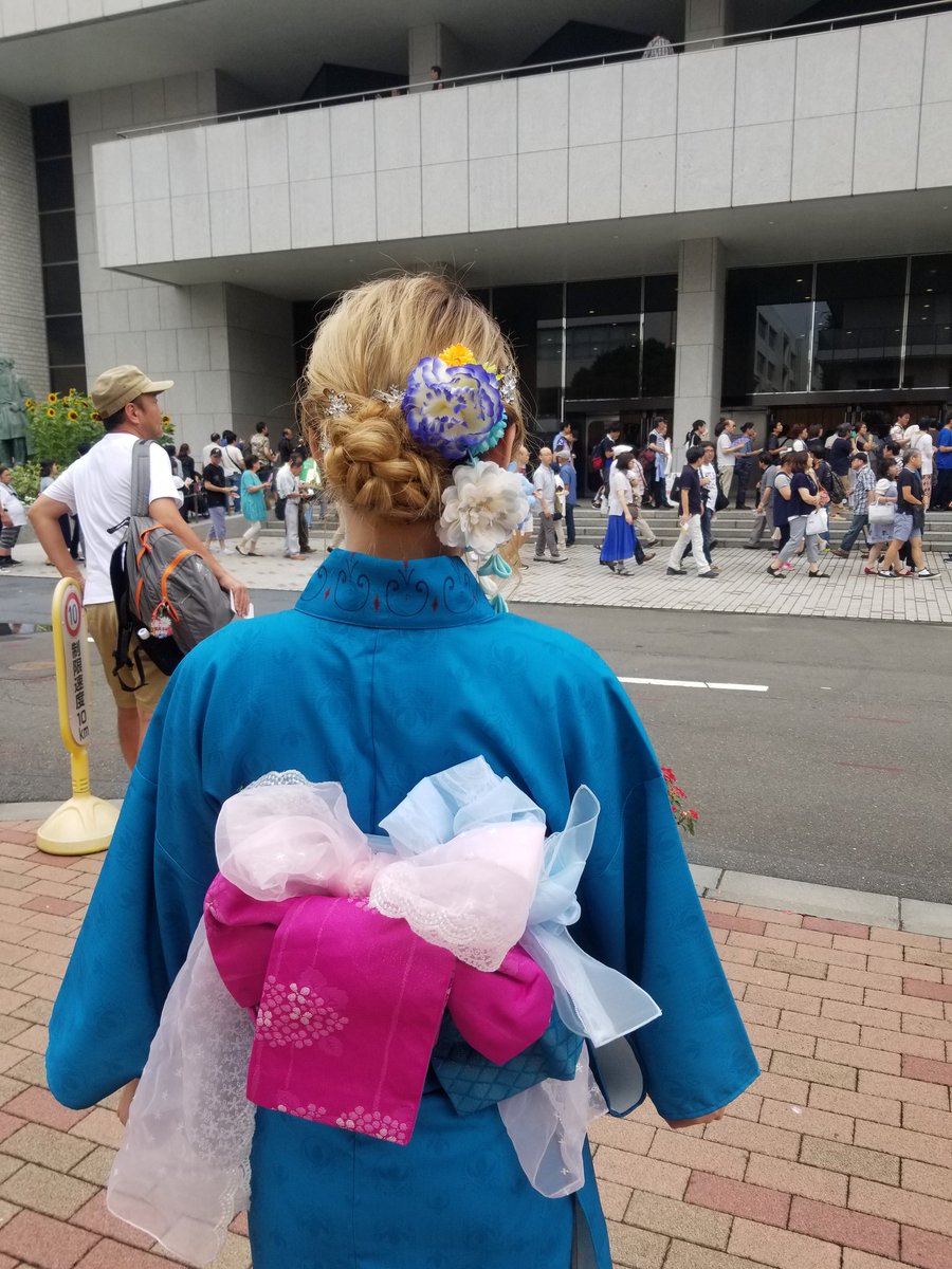 Lui ルイ Auf Twitter 今日のライブコーデ Secrethoney 戴冠式 エルサ 浴衣 ヘアスタイルも戴冠式の エルサと同じ様なアップにして貰ったよ そこに雪の結晶やお花の髪飾りを付けてみたの 普通の浴衣じゃない ディズニーファンの為の ディズニー浴衣 Lui ルイ Auf Twitter 今日のライブコーデ Secrethoney 戴冠式 エルサ 浴衣 ヘアスタイルも戴冠式の エルサと同じ様なアップにして貰ったよ そこに雪の結晶やお花の髪飾りを付けてみたの 普通の浴衣じゃない ディズニーファンの為の ディズニー浴衣