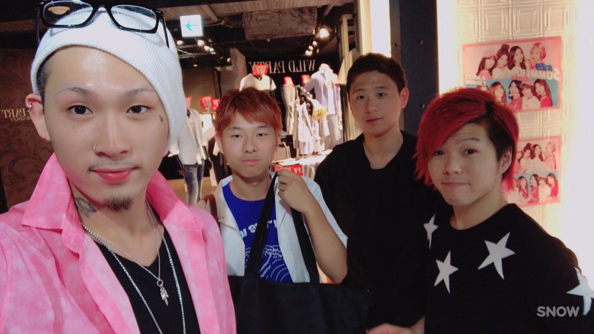 kakechan0124's tweet photo. #OUTAGE
#109mens
#お客様snap

連続投稿ごめんなさい💦

今日は久々のお客様snapですよっ👍

本日はReita君がご来店してくれました😍
なんと、3点セットをご購入してくださりました！！
有難う御座います✌️
またのご来店をお待ちしてます^_^ https://t.co/q5IDwmMjln