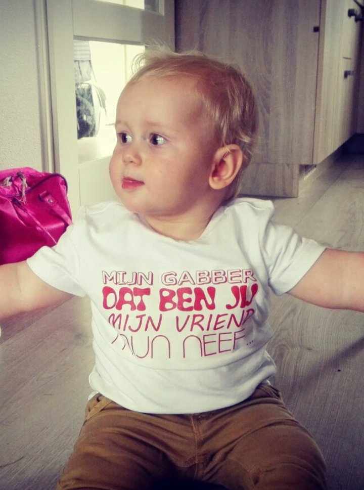 StaceyStolwijk's tweet photo. @Jebroer Kijk eens naar je jongste fan! #megabber #Teunemans https://t.co/CbY8Wp1R04