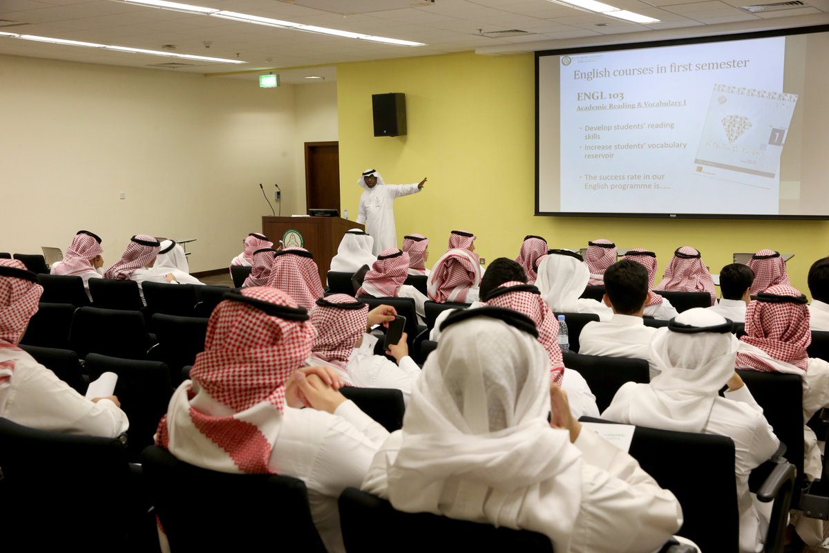 KSAU_HS's tweet photo. تبارك الجامعة للطلاب والطالبات المقبولين في برنامج ⁧#البكالوريوس⁩ للعام الأكاديمي القادم وتتمنى لهم التوفيق والسداد في مشوارهم الجامعي. https://t.co/ApQNvAtGSa