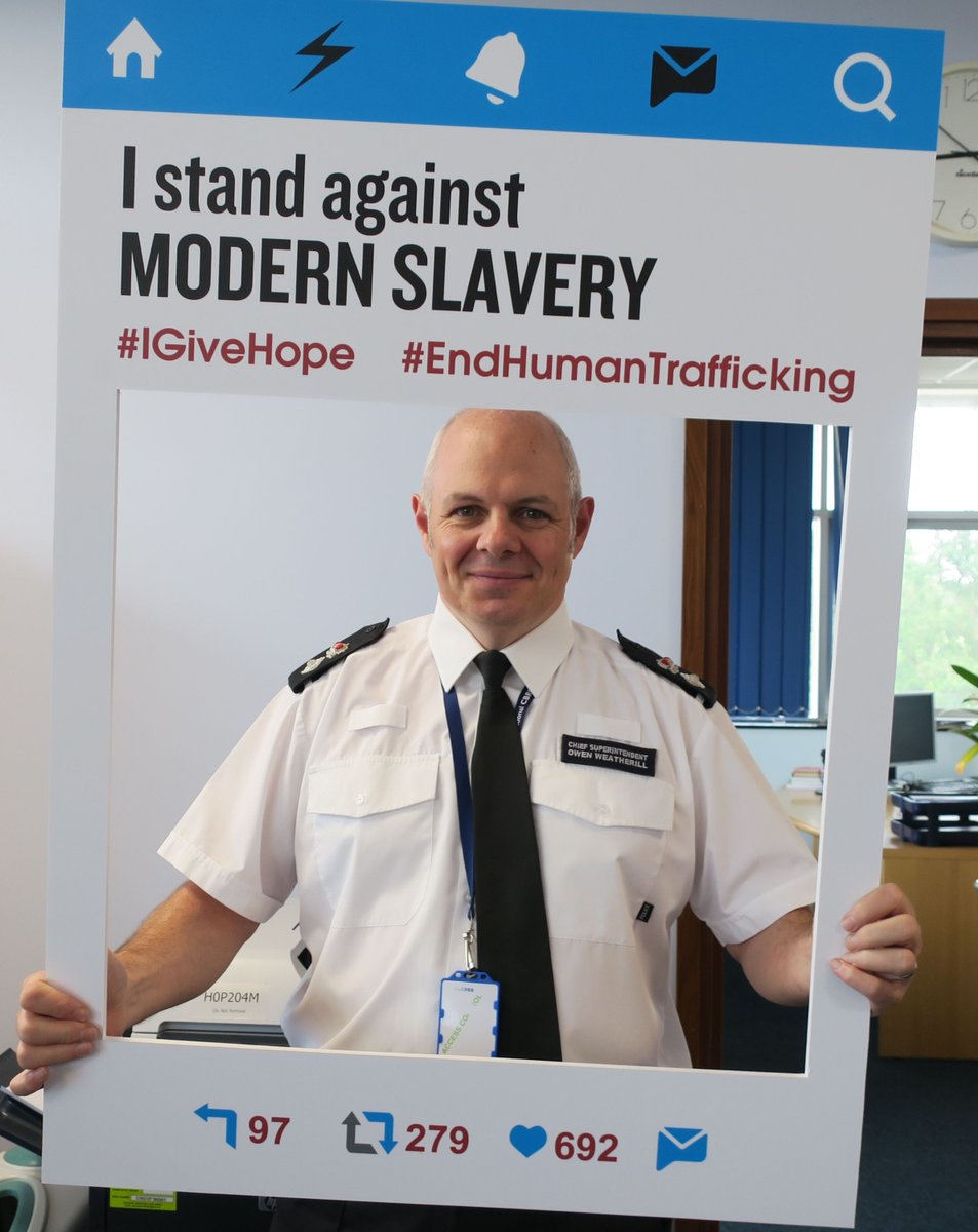 HertsPolice's tweet photo. Chief Supt Owen Weatherill stands against modern slavery. Pls RT #IGiveHope #EndHumanTrafficking #WDATIP #Herts
https://t.co/hYeI2Gc82Y https://t.co/a6KTtVsBKm