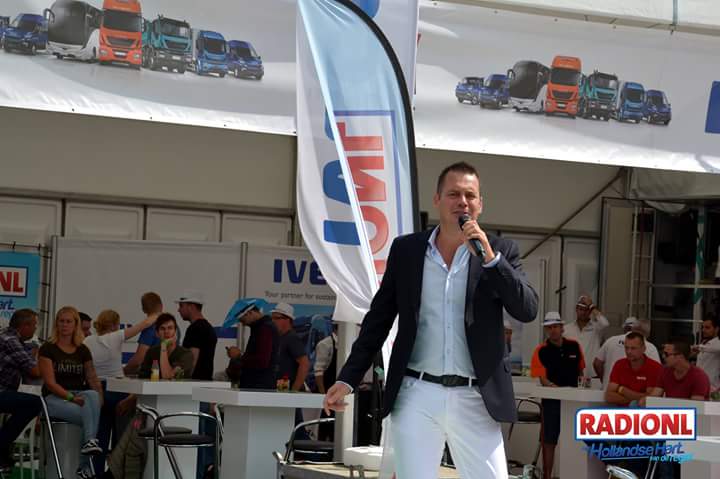 <a href="/AlbertiDennis/">Dennis Alberti</a> op het Truckstarfestival bij RADIONL