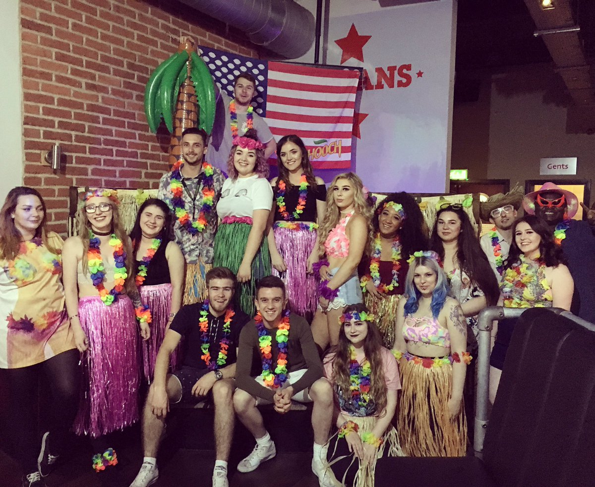 HogansBarDoncaster tweet media