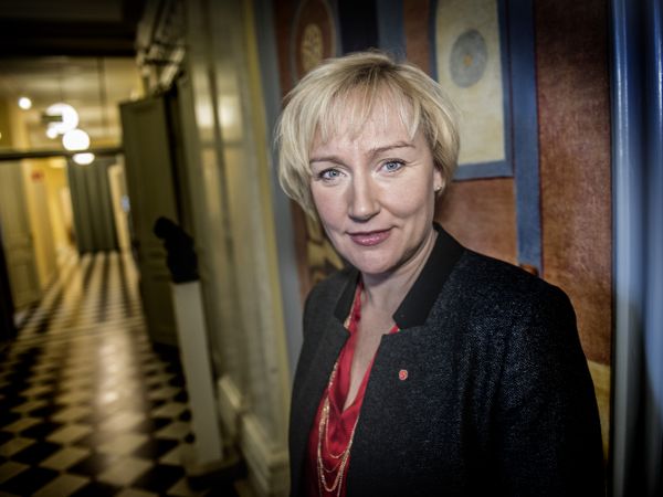SvDDebatt's tweet photo. Det handlar inte om att sänka kraven, skriver Helene Hellmark Knutsson (S) i replik om styrning av högskolan: https://t.co/77depbAiTu https://t.co/CWfvLWV2T6