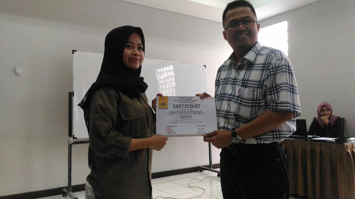 avielka's tweet photo. Sharing dengan gen millennials d kampus almamater, siap terjun untuk berkarya #GenMillennials https://t.co/6C3l2VAvL9