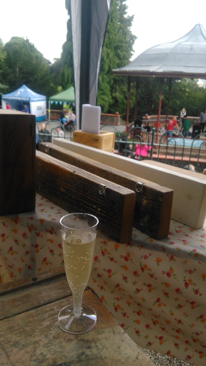 WoodstoreWales's tweet photo. Nice glass of fizz @ProseccoPronto #PartyintheParc https://t.co/z1KXcdbbvC