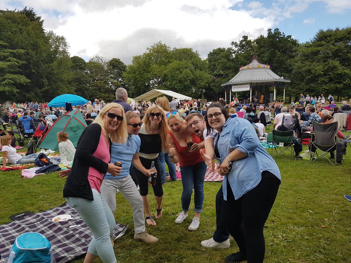 #BigJiveSwingJazzFestival One thousand five hundred people arrived &amp; counting so far. listening to <a href="/lastchancelindy/">Last Chance Ragtime</a> jiveswing.com