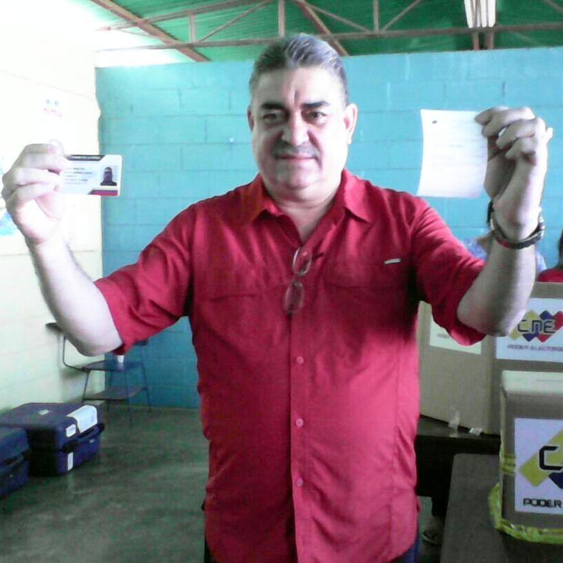 TiberioPSUV's tweet photo. Con una Paz desbordante acudimos al llamado que la Patria nos hace! 
El amor Revolucionario prevalecerá en un día lleno de Victoria Popular! https://t.co/KuocgKKIWd