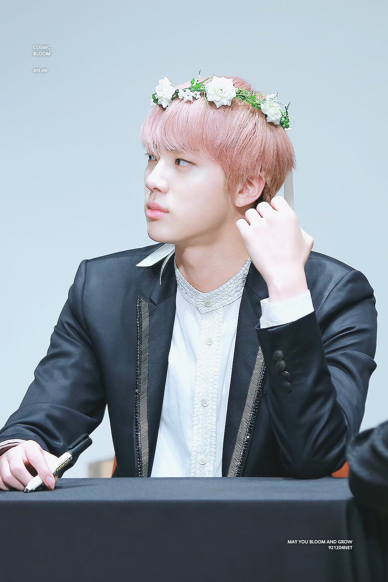 921204net's tweet photo. 🌸🌸
#석진 #진 @BTS_twt 
https://t.co/s9O4lAEICn  
https://t.co/dWjomvzLfw https://t.co/Y3B6zS1V39