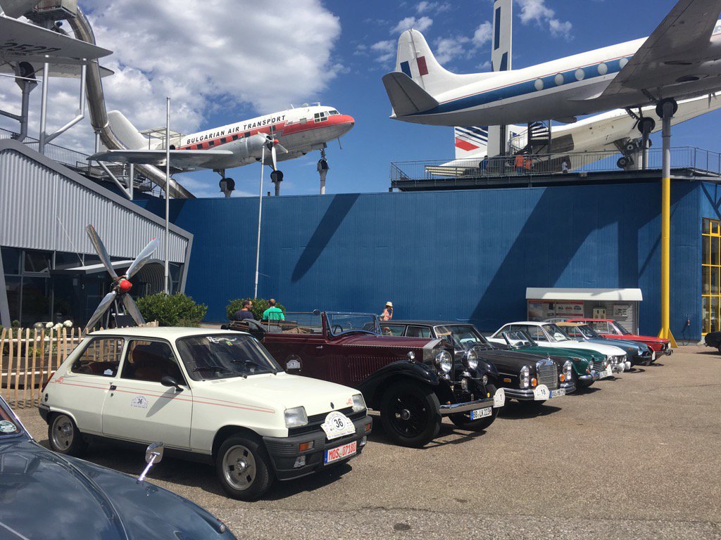 renaultroko's tweet photo. Schöne #Oldtimer Ausfahrt, schönes Wetter, schöne Landschaft @Kaercher_PR https://t.co/1RrY8kwC70