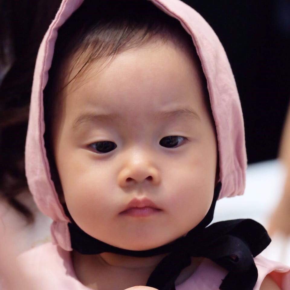 MuayLuhan's tweet photo. รู้สึกเหงา หว่าเว้ เล่นกับหนูหน่อยข่า 👧🏻 #ยืมเมจfortalk https://t.co/varFmFaRWL