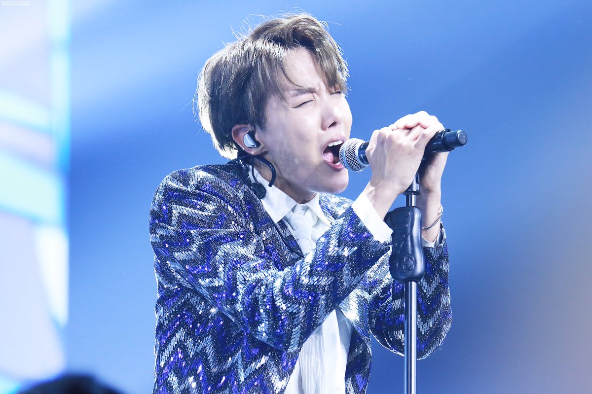 pastel_jhope's tweet photo. 170506 윙즈콘 마닐라 
🎶✨💙
#방탄소년단 #제이홉 #BTS #jhope @BTS_twt https://t.co/gLeS1r5ayc