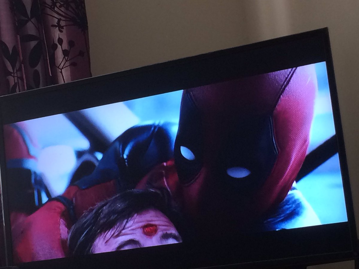 KerryElizabethB's tweet photo. @VancityReynolds Deadpool you complete me #deadpool #lazysundayforme #bestmarvelshero #maximumeffort #gooddeadpool #baddeadpool https://t.co/asNGufZ5oF