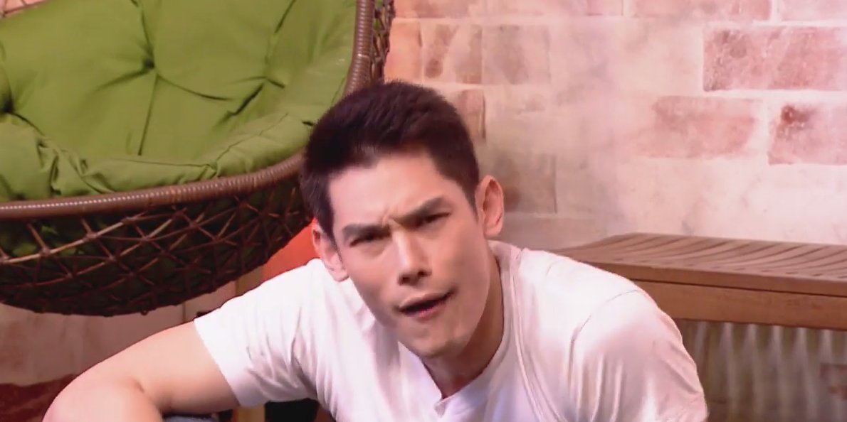 missp_0393's tweet photo. "ถ้าไปดูคนเกาหลีกินทุเรียน ขอให้แฟนไม่รัก พ่อแม่ไม่รัก ขอให้อ้วน" 
เมื่อคุณหน้ากากสามีโวยวายอยากให้ห้องไลฟ์ตัวเองถึง10K
#BattleTV #กันต์ 😂 https://t.co/O8YyEMMH78