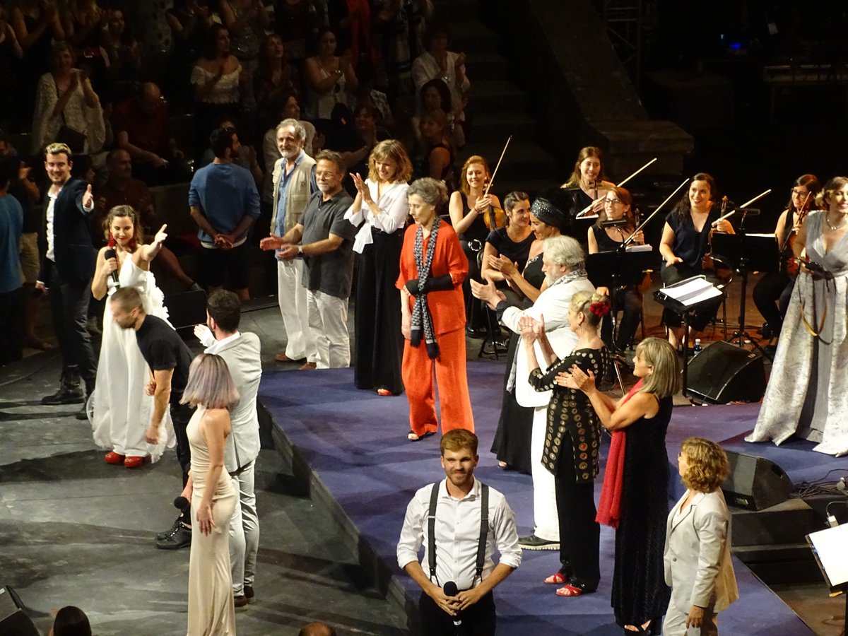 Pili_stage's tweet photo. Nits màgiques.
NIT DE MUSICALS.
Fotografia realitzada AL FINALITZAR L'ESPECTACLE . #Nitdemusicals #loveit #Grec2017 #magradenelsmusicals https://t.co/5DUKxHqROb