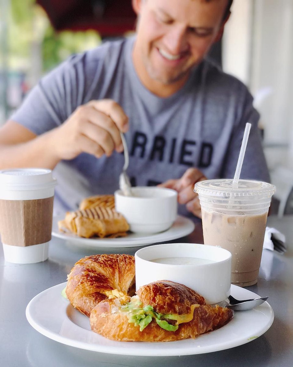 columbiasc's tweet photo. If today was your last day on Earth, where would you brunch in #RealColumbiaSC? #importantquestions (📷: @samjoking_) https://t.co/KdktCqdxJX https://t.co/yLvNzbajDS