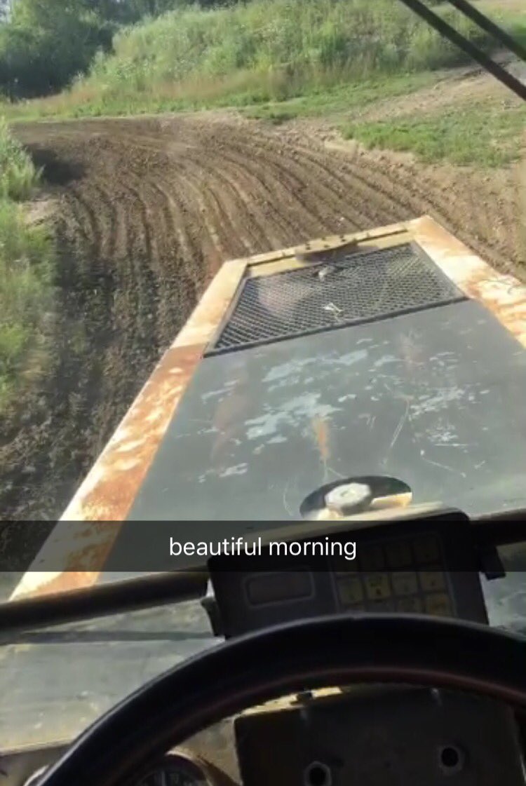 15practicetrack's tweet photo. Beautiful morning @the15practicetrack Track is being groomed and watered and will be ready to ride for 11 Today! https://t.co/eziUVpxF14