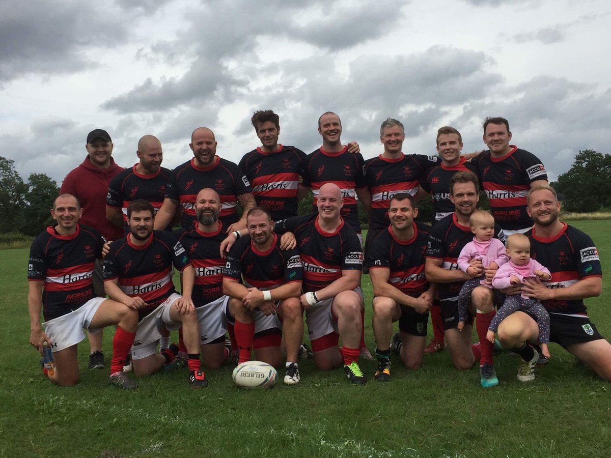 MrSQBadger's tweet photo. Thanks @josiemurph @Twinkletoes1872 @Bromsgroverugby for the loan of shirts &amp; water bottles yesterday for the 7s much appreciated 👍🏻⚪️⚫️🔴 https://t.co/EQVmUpBBqS