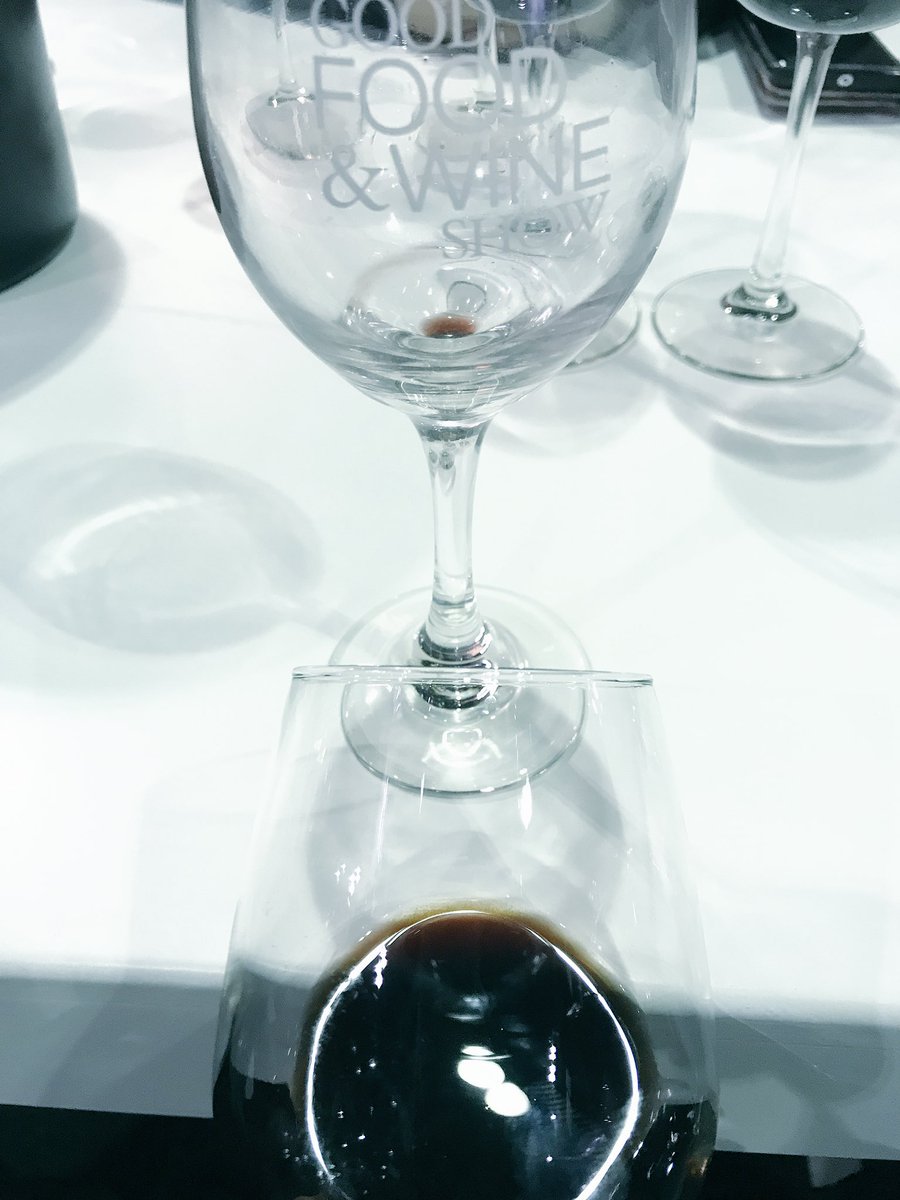 meletsoblog's tweet photo. An educational wine pairing with sommelier Lloyd Jusa today #GFW2017 #winepairing #wineeducation #foodie #foodblogger #meletso 🍷 https://t.co/78PJmzlOqF