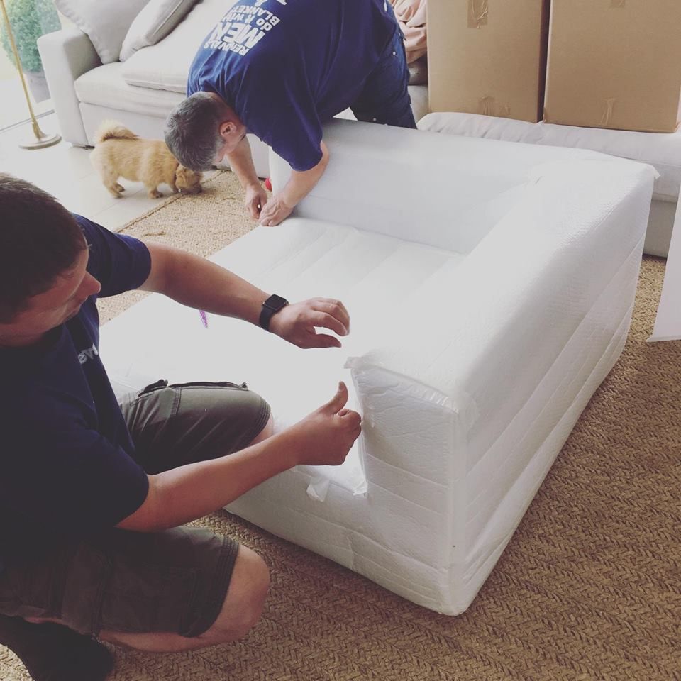OxonRemovalMan's tweet photo. #exportwrapping #export #gentlevan #gentlevanremovals #oxon #oxfordshire #bicester #oxonremovals #gentlevanremovals https://t.co/jCe3ehVnNE