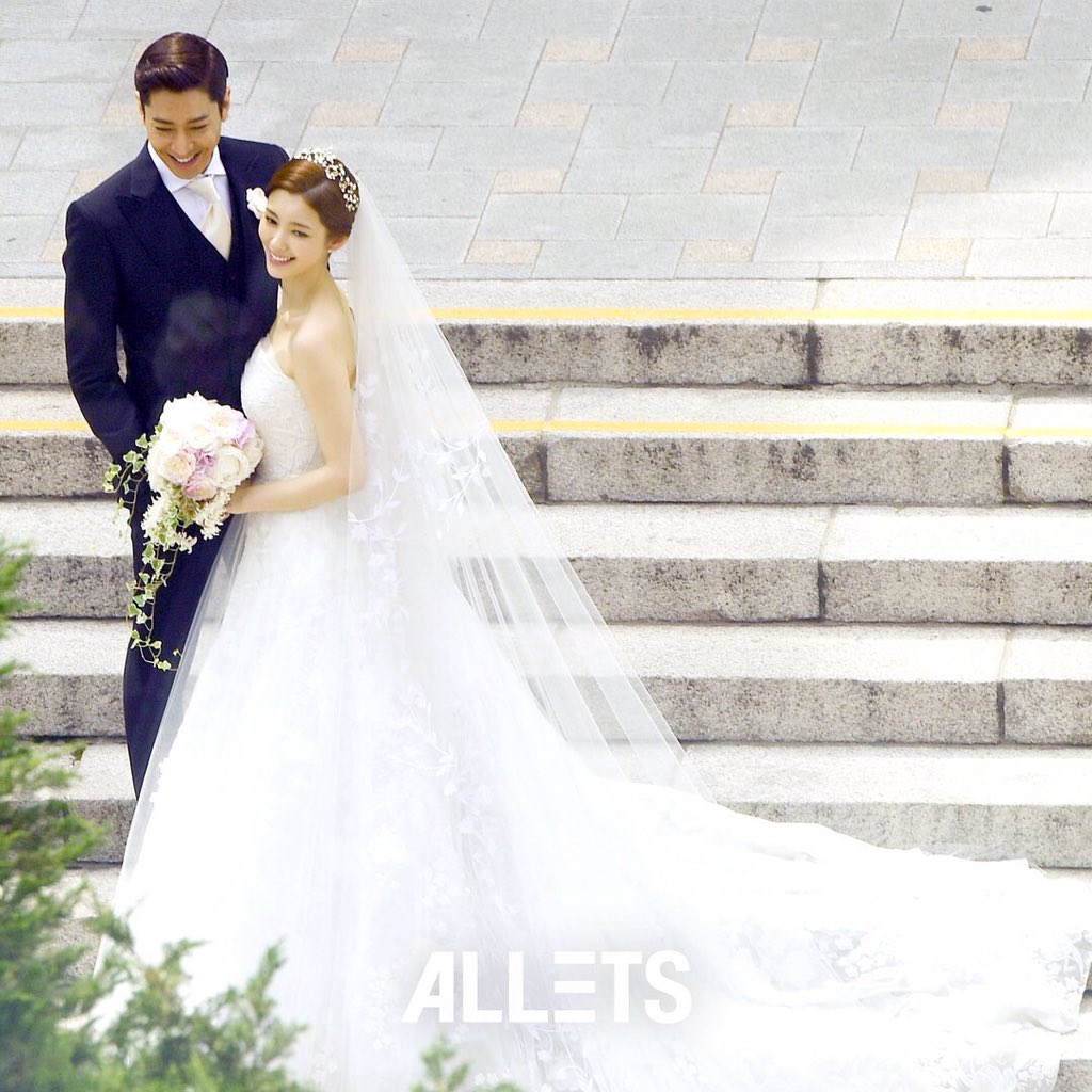 woobinista's tweet photo. I know I'm a month late for this, but another oppa was taken &amp; my heart is broken 💔 but they really looked good together, go get laid Oppa! https://t.co/0AifQ4v0tp