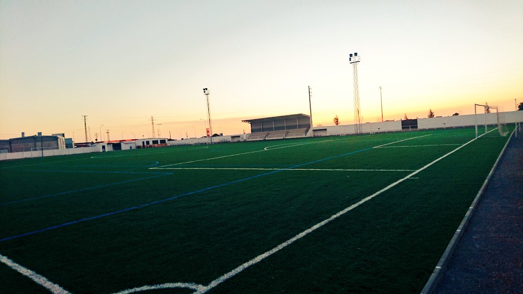 ADLobon's tweet photo. FICHAJE
Mañana soltamos la BOMBA
El aporte de éste jugador subirá el nivel del equipo
Consagrado,con experiencia en Tercera y muy pretendido https://t.co/OFdaUaB1sw