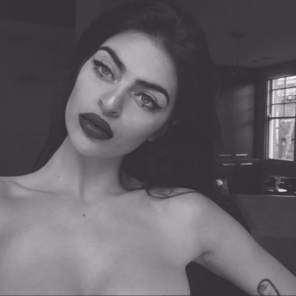 smxdxs's tweet photo. □□□□□□Ich bin eine göttin. https://t.co/JRdE9cB8RT