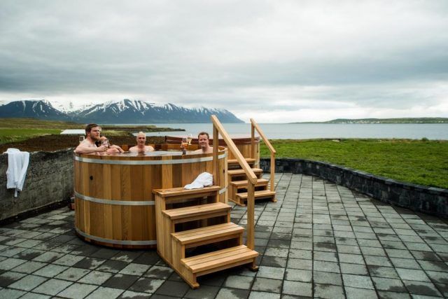 CellarCraft's tweet photo. Beer #spa opens in Iceland offering the health conscious &amp; #beer obsessed chance to take relaxing baths in warm suds https://t.co/CWNvXWTVQl https://t.co/EAA0MTQu2M
