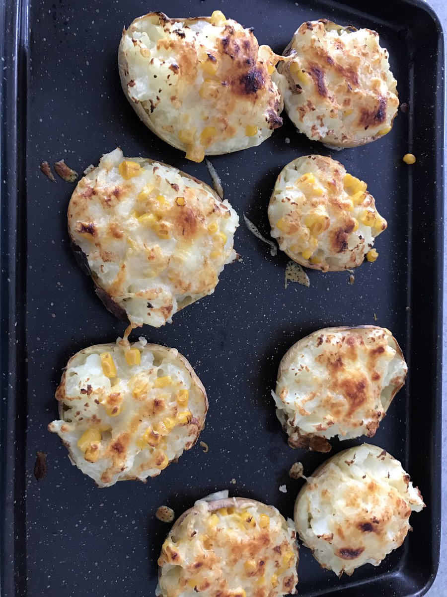 lovecoachdimple's tweet photo. #healthy #potatoeskins try eating this lot fast! Impossible #masticating food=#mindfuleating =#healthyweight & #bodysize #nutrient overload https://t.co/NiBQ8yytyJ