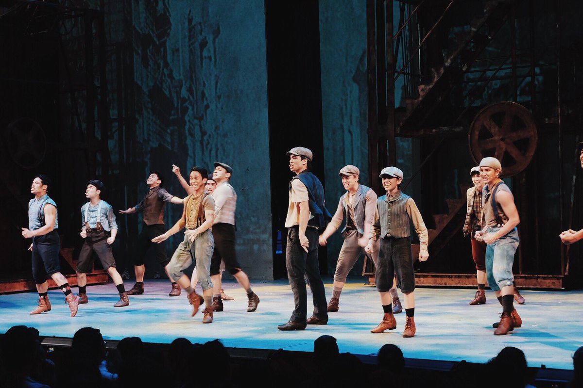 enjoyGLOBE's tweet photo. This is how we #CreateHeadlines for #GlobeLive9WTNewsies! 😍 https://t.co/UuTjbpkHlq