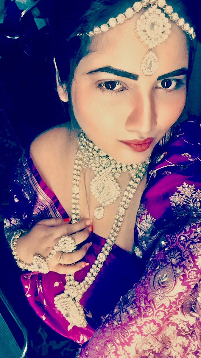 spurti_itkar's tweet photo. Shooting for something new keep watching https://t.co/rDuesYuMhw