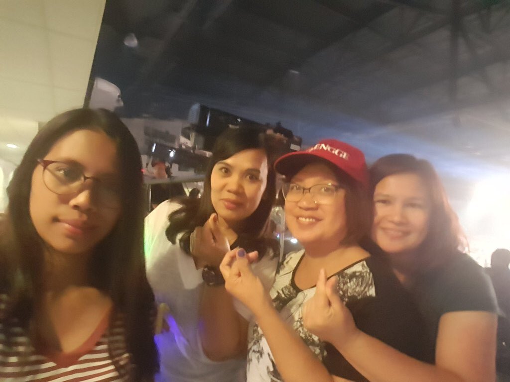 AtelierYss's tweet photo. Team MayWard Canada are all support wala man ang MayWard sa Toronto Canada 

MAYWARD OneTeamOneLOVE
 #ASAPLiveInToronto https://t.co/P3sSYJi6T3